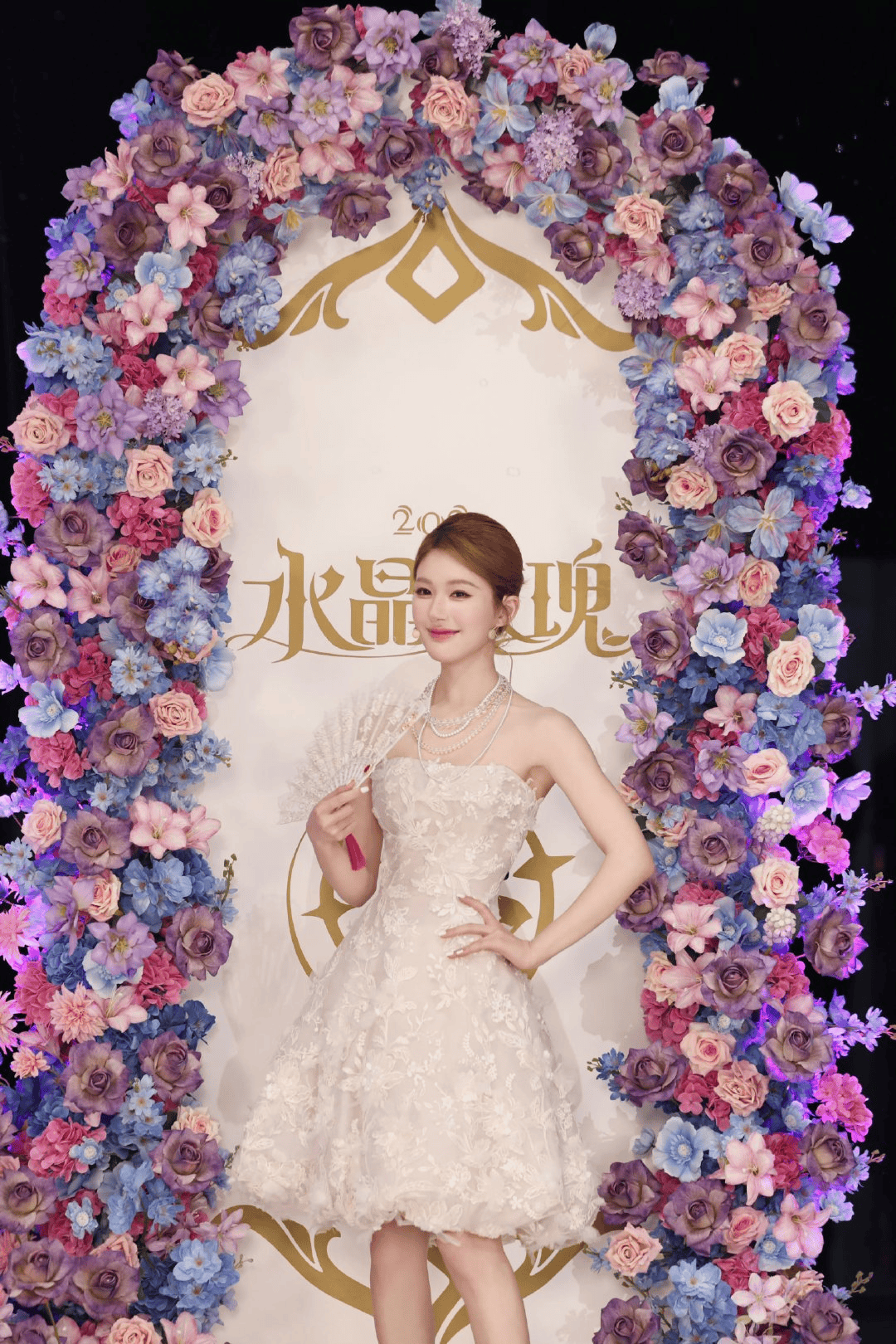 LOL手(shǒu)游老友记：看手(shǒu)游如何把明星变成(chéng)玩家的峡谷邻居