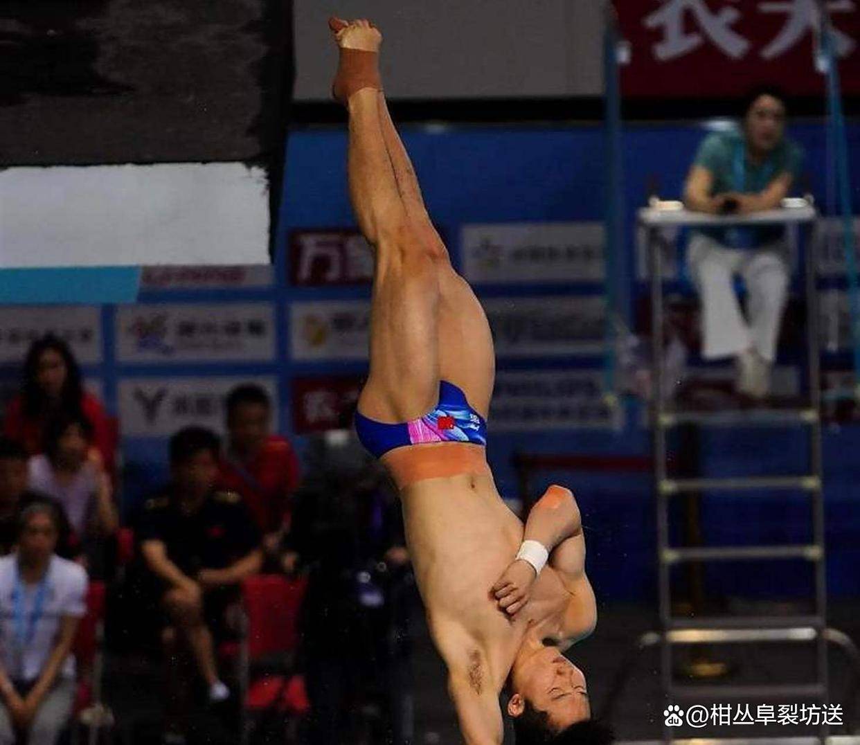 跳水比赛回放登场,中国游泳名单公布,英超转会动态不断