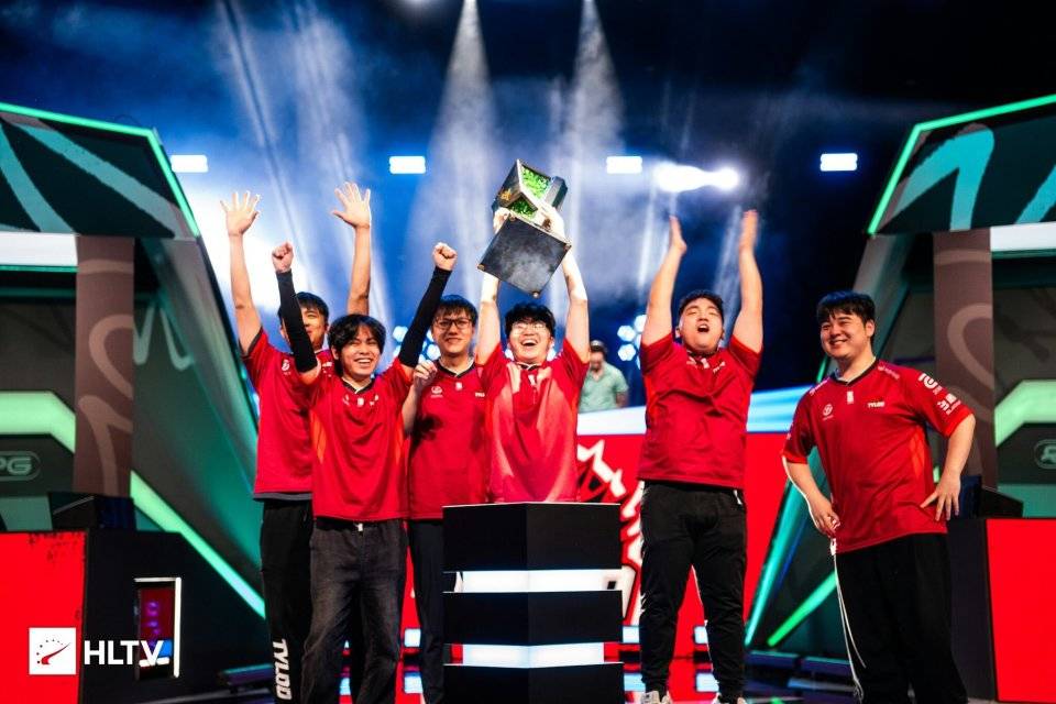 CNCS迎来了久違(wéi)的冠军！CN.LOL什么时候才能(néng)重铸荣光？