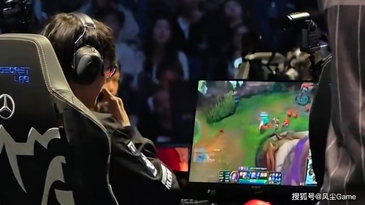 Faker比赛切屏监督多兰!LPL转会规则曝光:选手拒绝竞拍禁赛半年